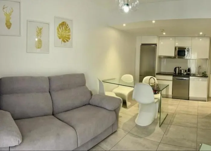 Bristol Sunset Piscina קורלחו