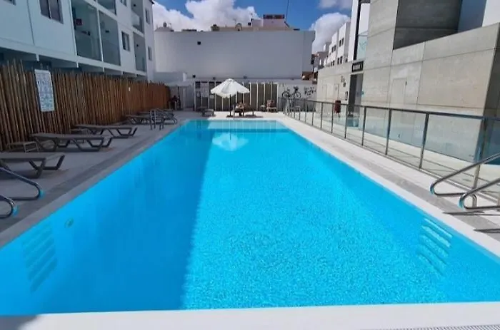 Bristol Sunset Piscina דירה קורלחו